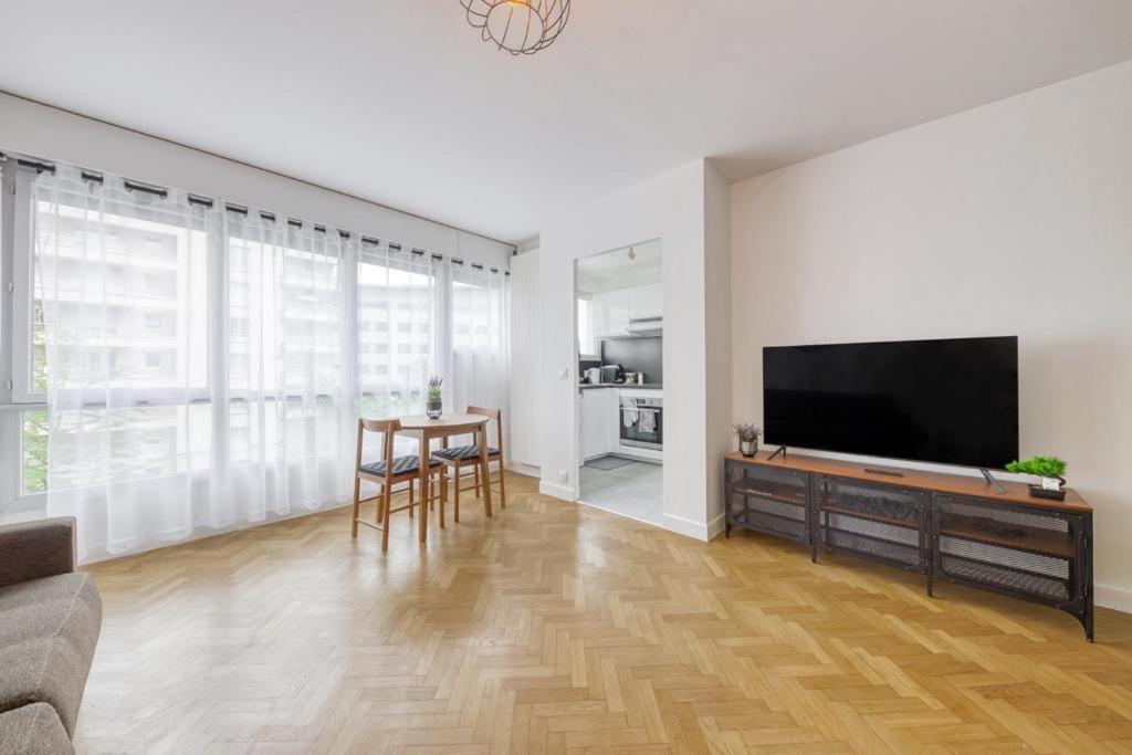 L'Appartement D'Art Et De Lumiere Clichy Bagian luar foto